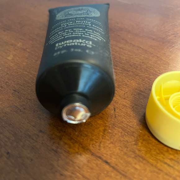 Tweak’d by nature coco-nutty cleansing volumizing scrub. - Picture 2 of 2